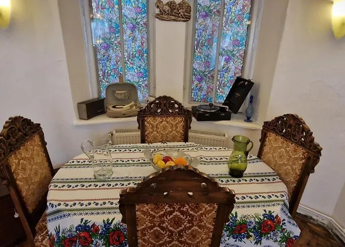 Apartment Domum - The Comunist *