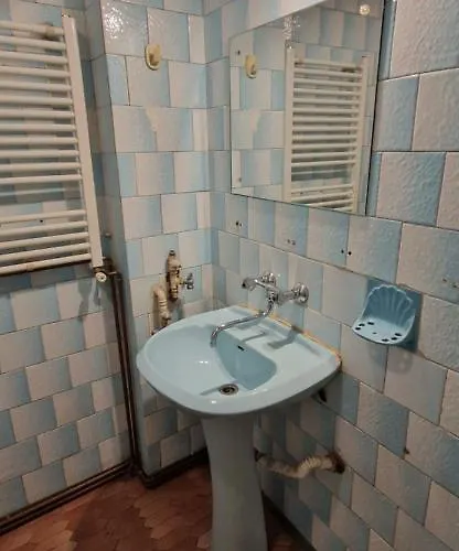 Apartment Domum - The Comunist *