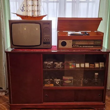 Apartament Domum - The Comunist *