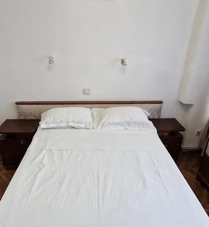 Domum - The Comunist *