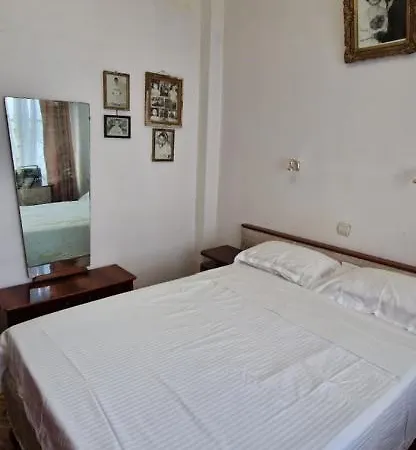 Domum - The Comunist *