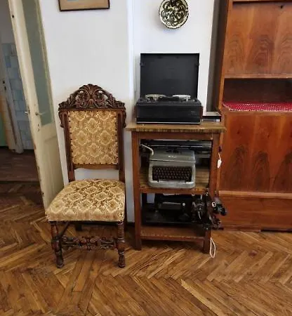 Domum Retro Comunist