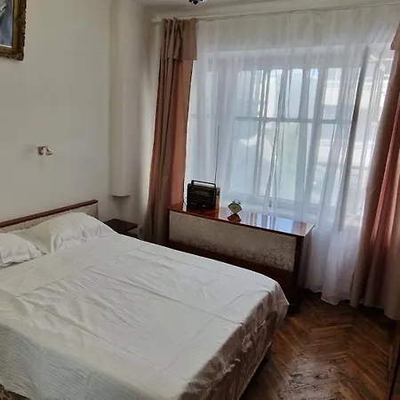 Apartament Domum - The Comunist *