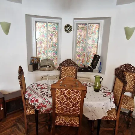 Apartament Domum - The Comunist