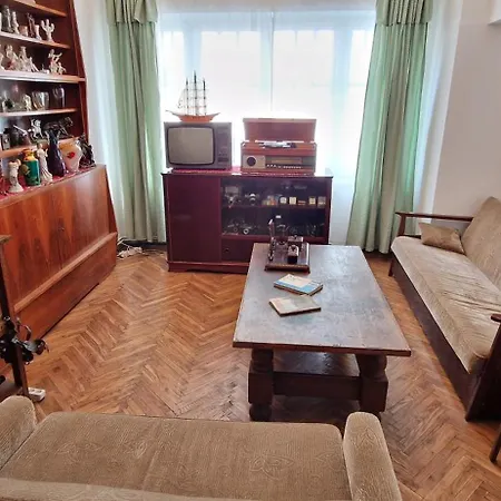 Domum - The Comunist