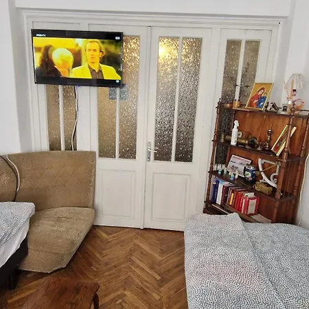 Domum - The Comunist アパート ブカレスト