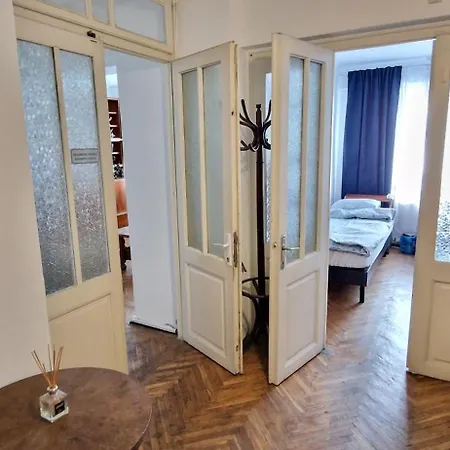Apartament Domum - The Comunist *