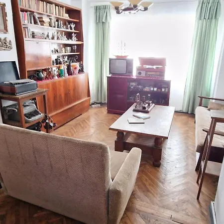 Domum - The Comunist Appartement *