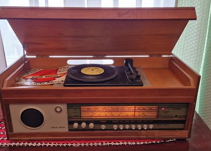 Domum - The Comunist Апартаменти