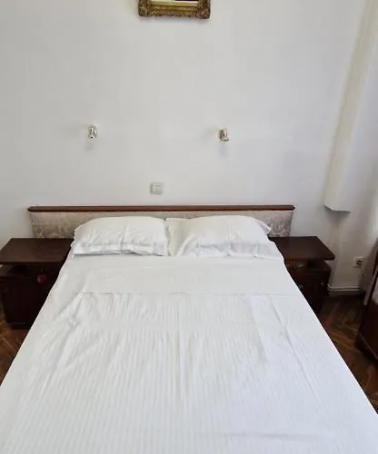 Domum - The Comunist *