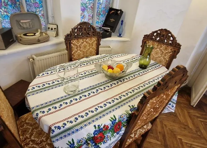 Domum - The Comunist *