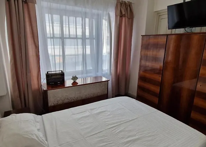 Domum - The Comunist * Bukarest