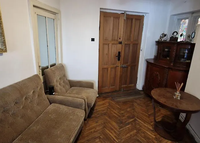 Domum - The Comunist Бухарест