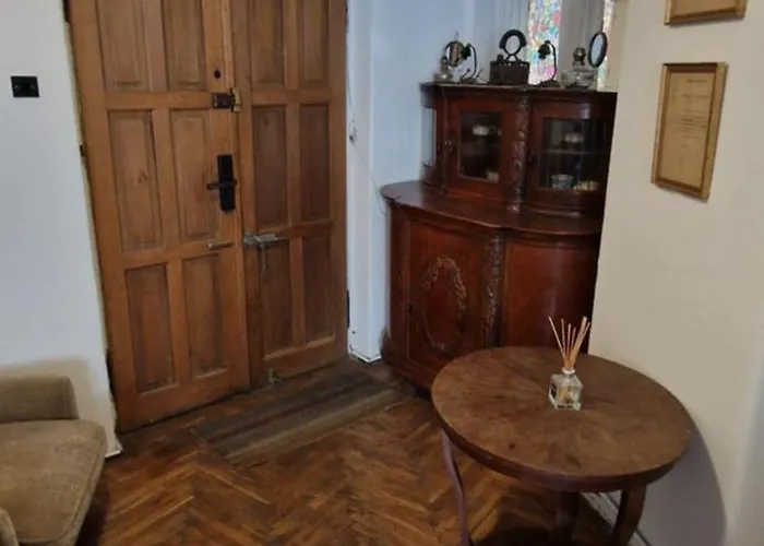 Domum - The Comunist Апартаменти *