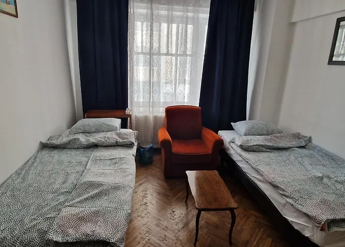 Domum - The Comunist Lejlighed