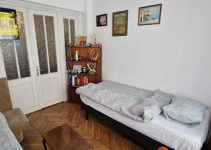 Domum - The Comunist *